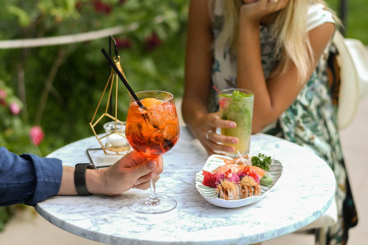 Hotel Milano Pool & Garden Саличе Терме Екстериор снимка