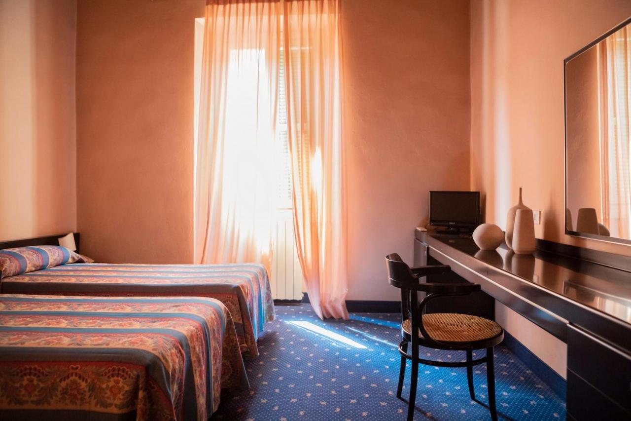 Hotel Milano Pool & Garden Саличе Терме Екстериор снимка