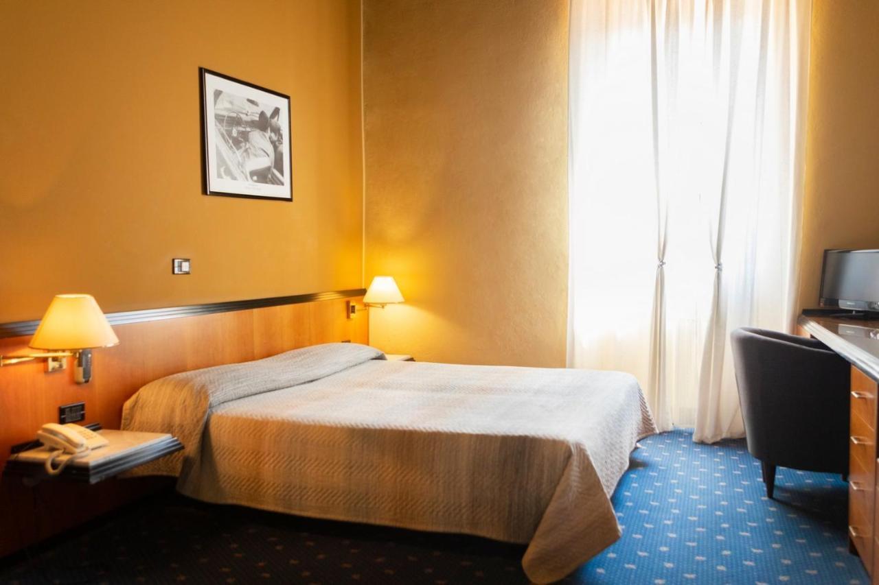 Hotel Milano Pool & Garden Саличе Терме Екстериор снимка