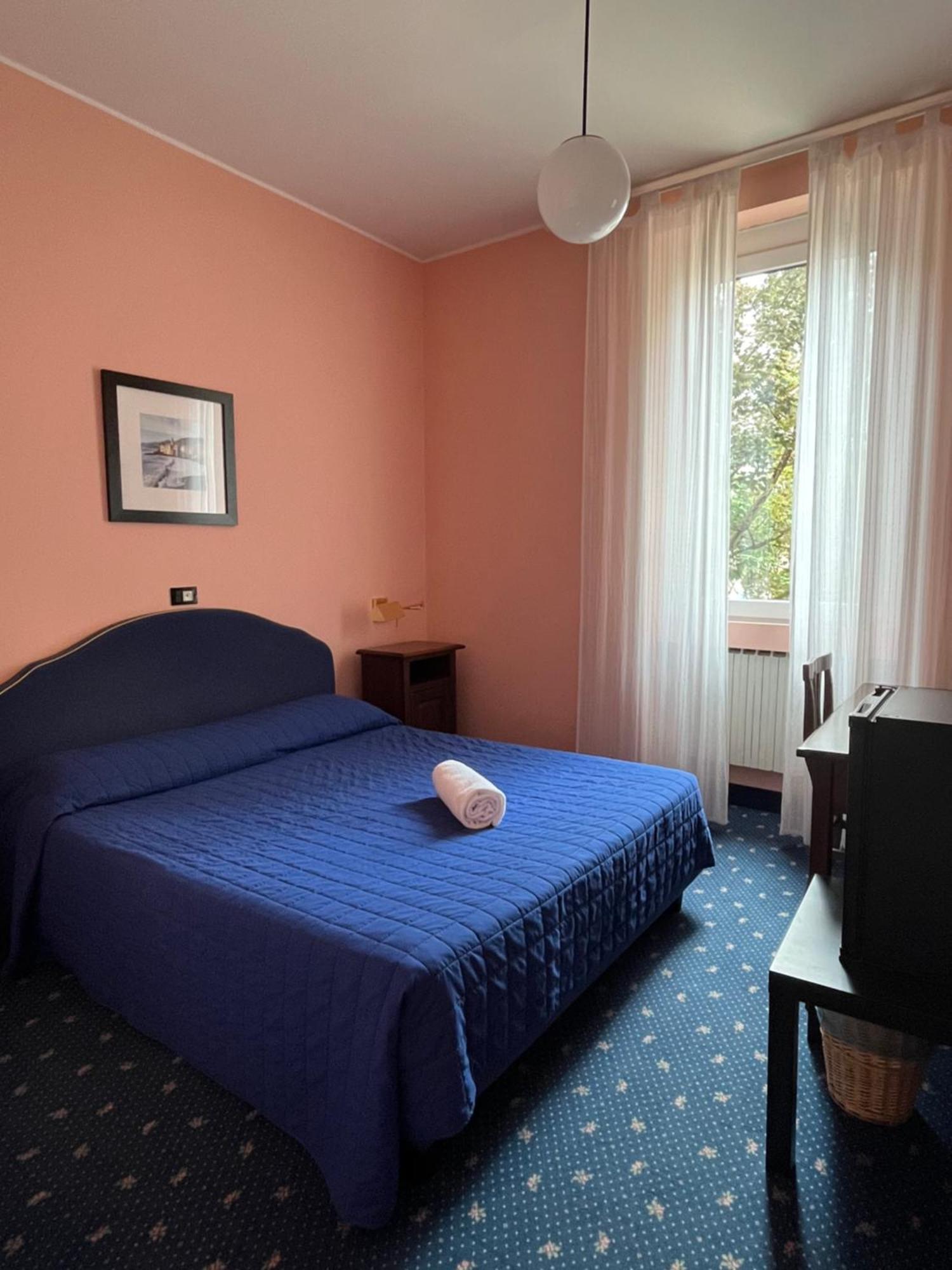 Hotel Milano Pool & Garden Саличе Терме Екстериор снимка
